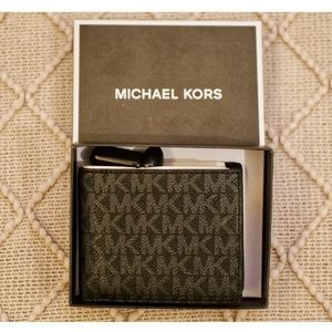 Michael Kors Jet Set Mens Billfold Wallet Passcase